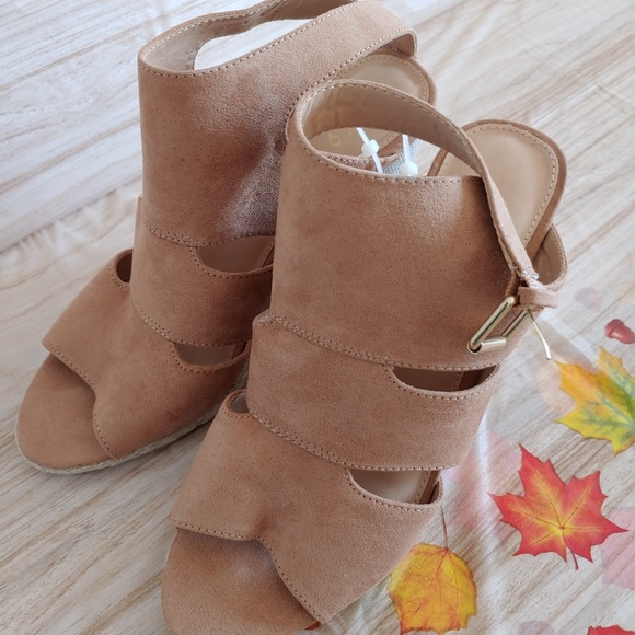 Apt. 9 Defined Comfort Wedges Size 9 MED - Picture 4 of 7